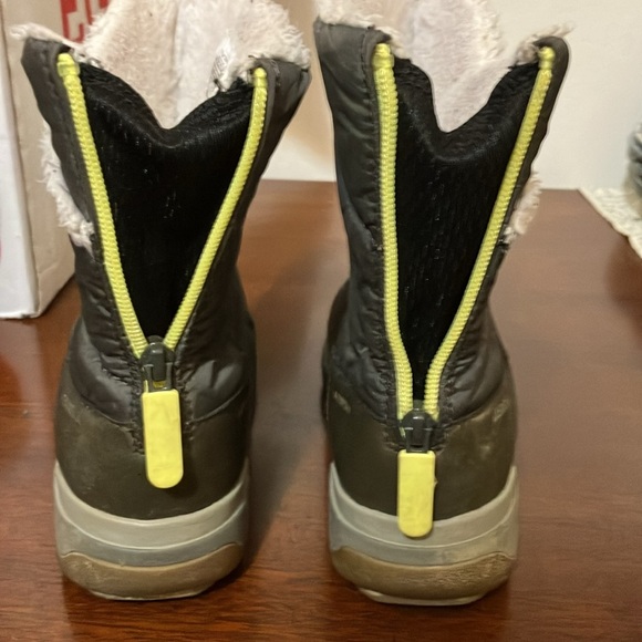 Merrell Snowcreek Sport mid zip polar quilted waterproof boot  7.5 - Picture 6 of 14